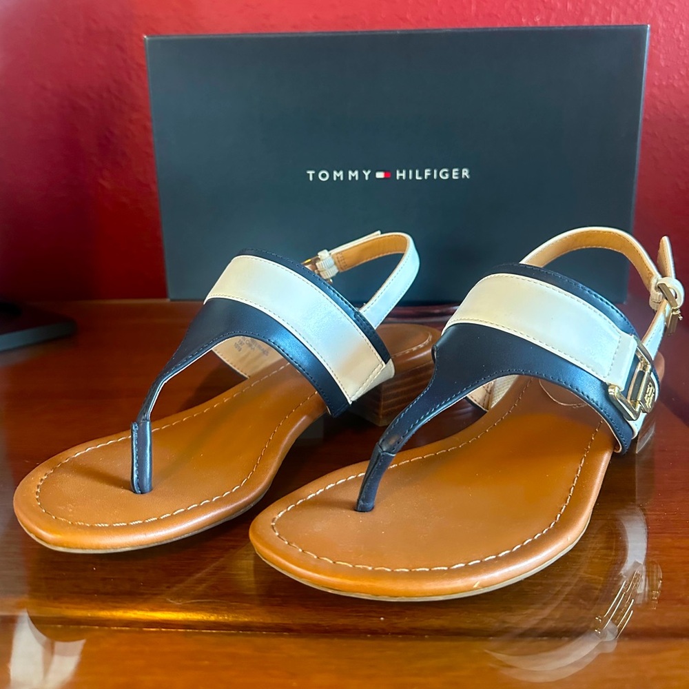 TOMMY HILFIGER KEELY SANDALS WOMEN 5.5, NWT